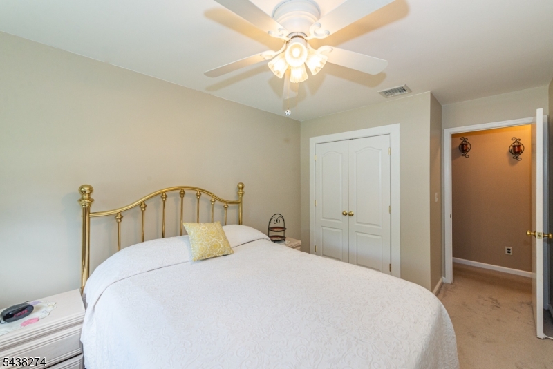 21 Whitegate Road Succasunna, NJ 07876 - Photo 23 of 44
