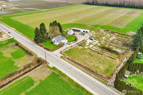 a view of a tennis court