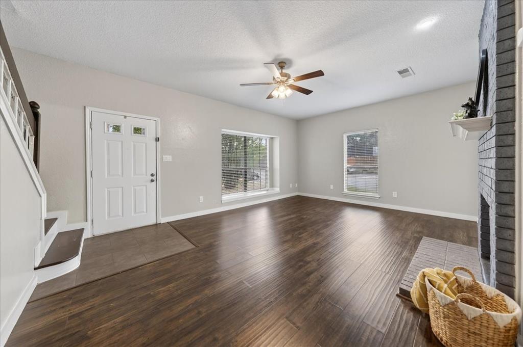 3024 Roxboro Road Euless, TX 76039 - Photo 8 of 26 Gallery Image 8