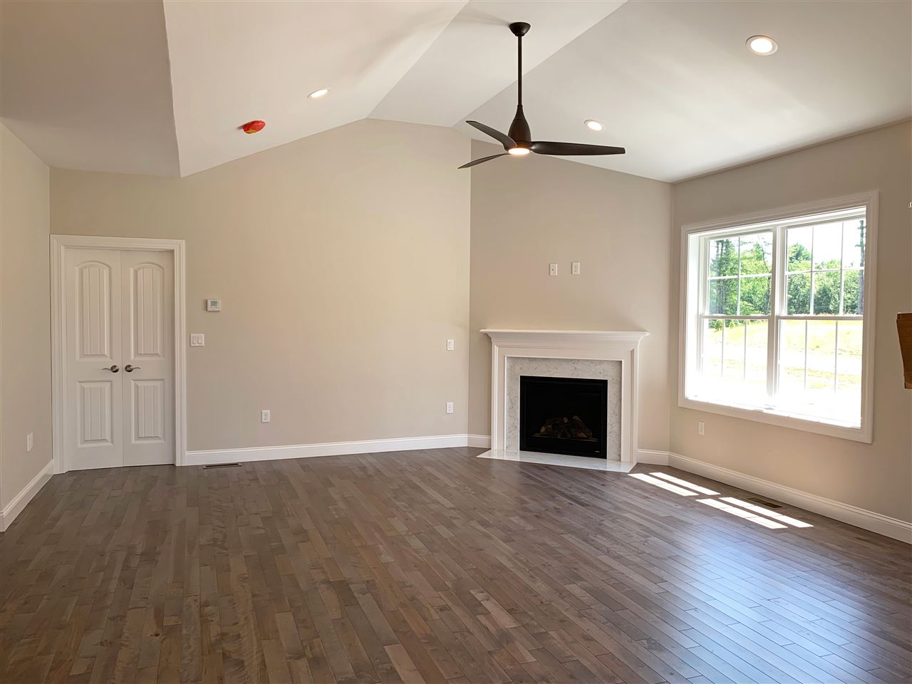22 Pilgrim Road, Unit 65 Londonderry, NH 03053 - Photo 11 of 20 Gallery Image 11