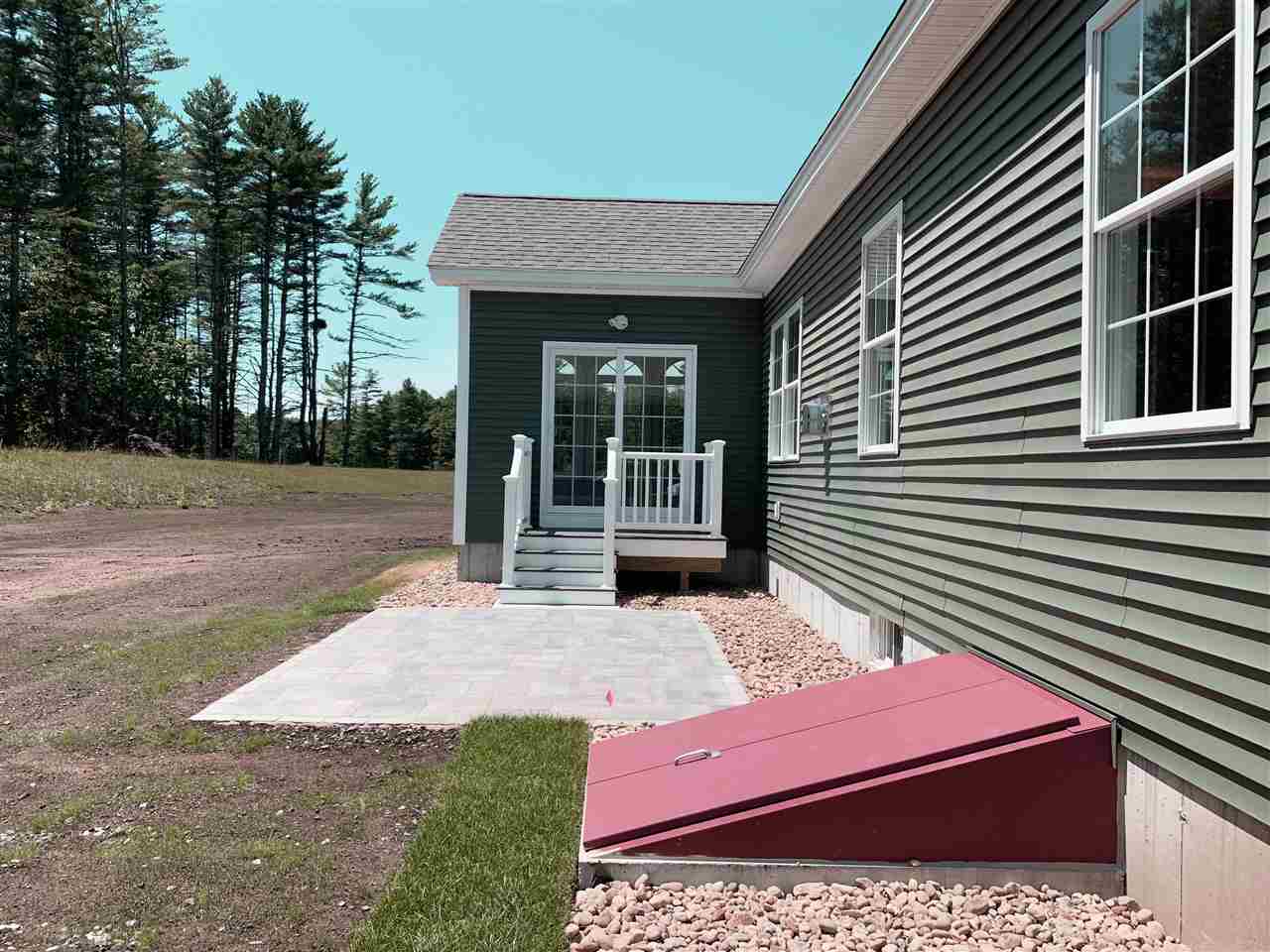 22 Pilgrim Road, Unit 65 Londonderry, NH 03053 - Photo 4 of 20 Gallery Image 4