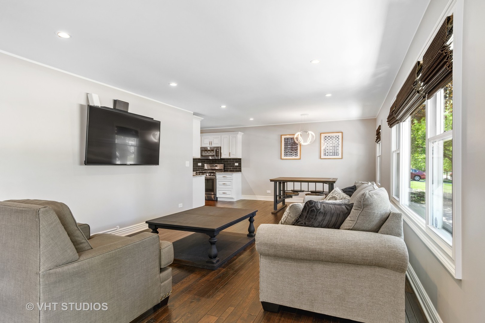 675 Mohave Street Hoffman Estates, IL 60169 - Photo 3 of 22