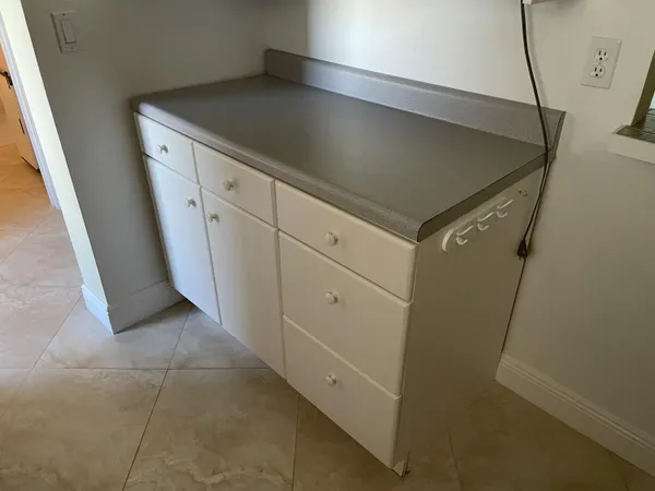 a close up view of a washer and dryer