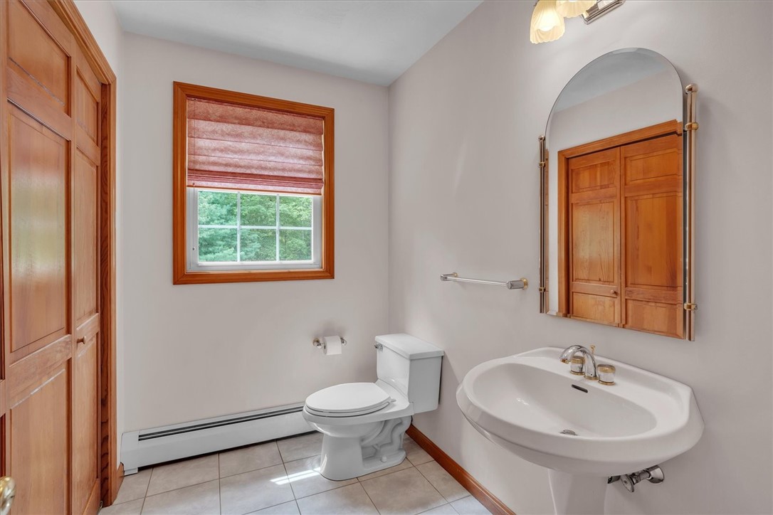 31 Estate Drive Exeter, RI 02822 - Photo 17 of 45