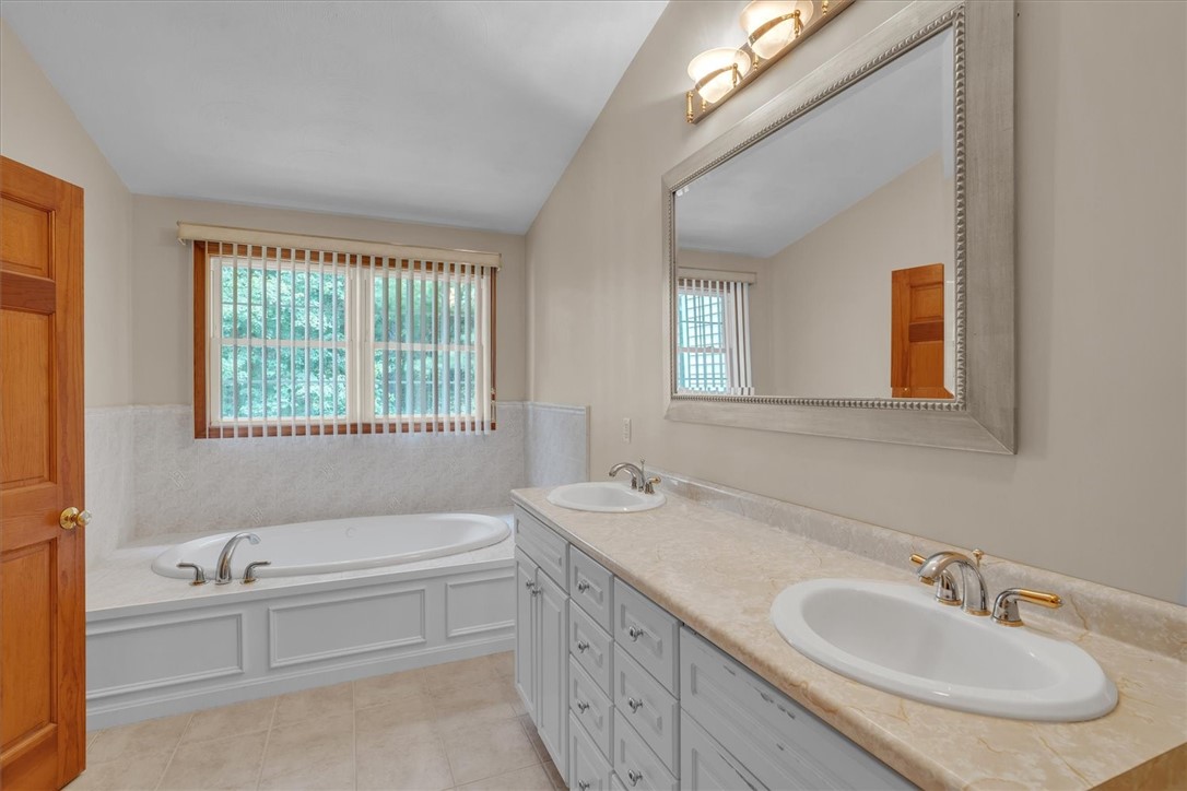 31 Estate Drive Exeter, RI 02822 - Photo 29 of 45