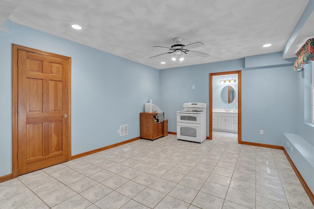 31 Estate Drive Exeter, RI 02822 - Photo 33 of 45