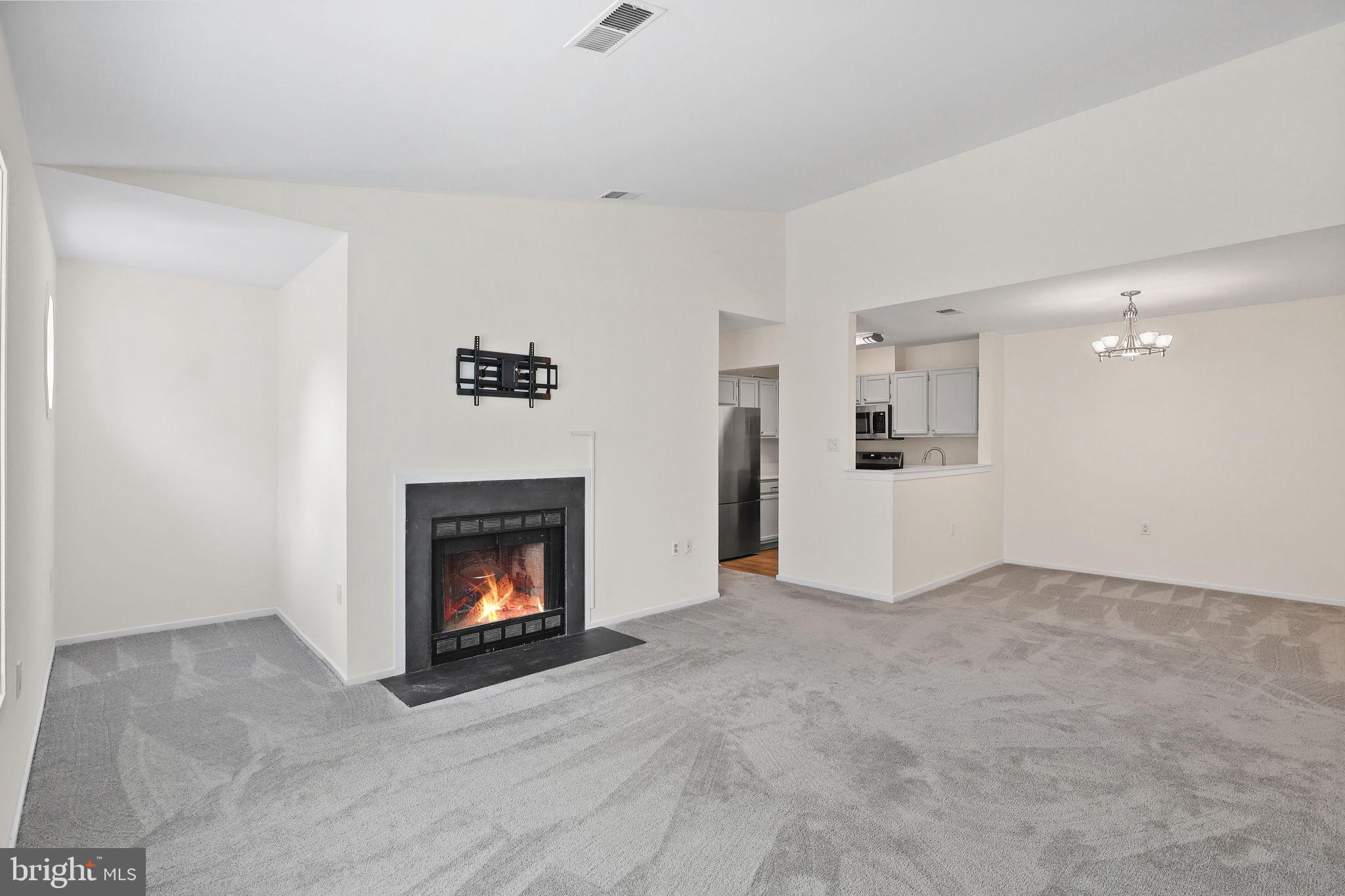 7802 Harrowgate Circle, Unit D Springfield, VA 22152 - Photo 4 of 24 Living Room