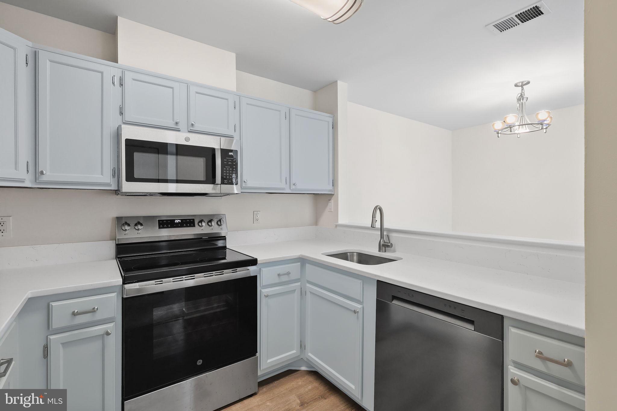 7802 Harrowgate Circle, Unit D Springfield, VA 22152 - Photo 7 of 24 Kitchen