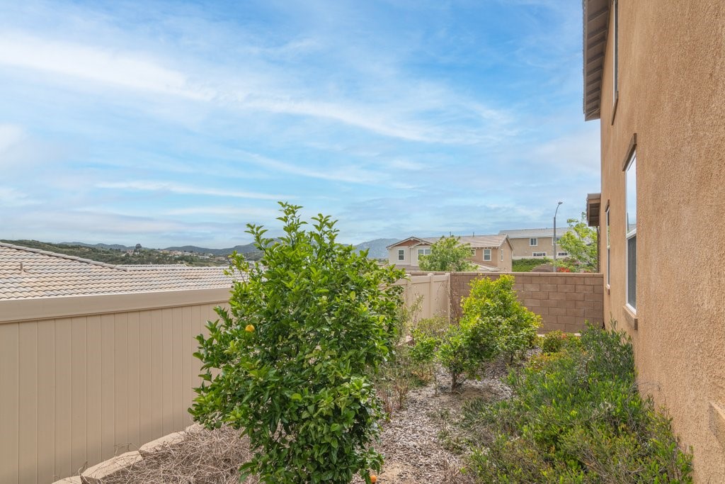 45522 Zander Court Temecula, CA 92592 - Photo 41 of 58 a view of a lake with a city
