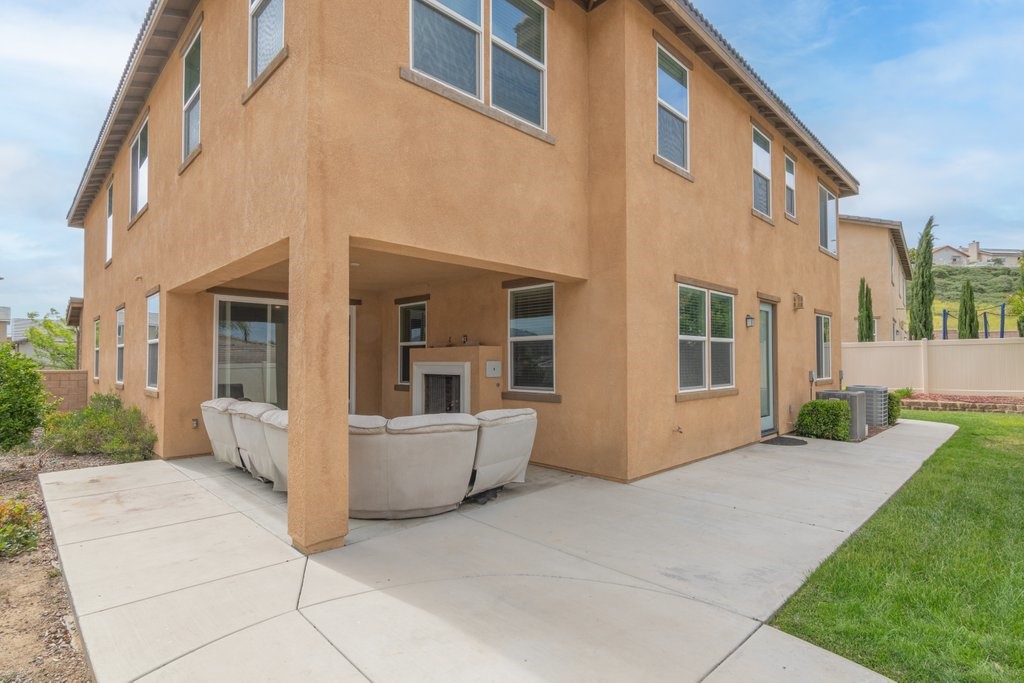 45522 Zander Court Temecula, CA 92592 - Photo 44 of 58 a view of a building with many windows