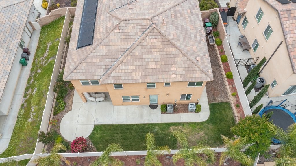 45522 Zander Court Temecula, CA 92592 - Photo 49 of 58 view of building with yard