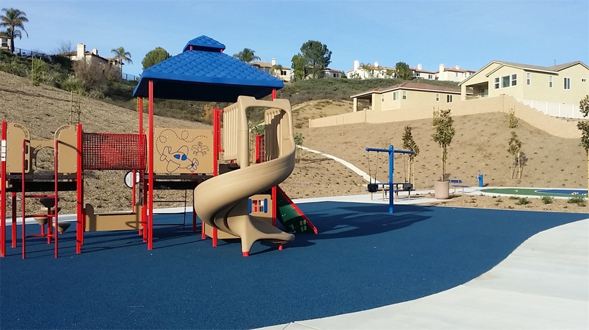 45522 Zander Court Temecula, CA 92592 - Photo 58 of 58 a roof deck with table and chairs