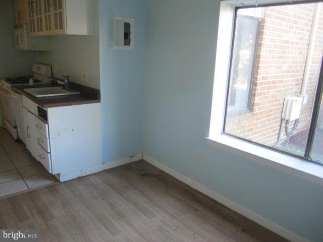 11206 Cherry Hill Road, Unit T2 Beltsville, MD 20705 - Photo 13 of 20 Kitchen