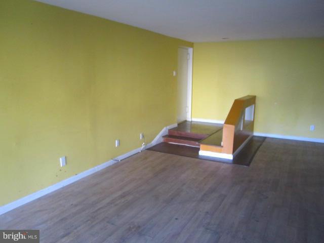 11206 Cherry Hill Road, Unit T2 Beltsville, MD 20705 - Photo 3 of 20 Living Room