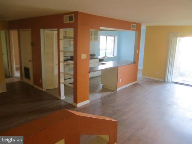 11206 Cherry Hill Road, Unit T2 Beltsville, MD 20705 - Photo 4 of 20 Living Room