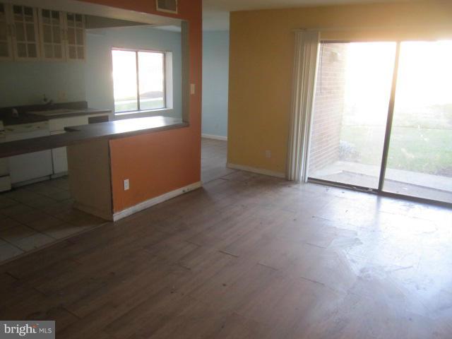 11206 Cherry Hill Road, Unit T2 Beltsville, MD 20705 - Photo 5 of 20 Living Room