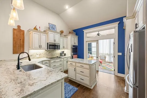 $472,500 | 16653 West 168th Court, Olathe, KS 66062