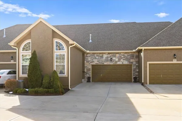 $472,500 | 16653 West 168th Court, Olathe, KS 66062