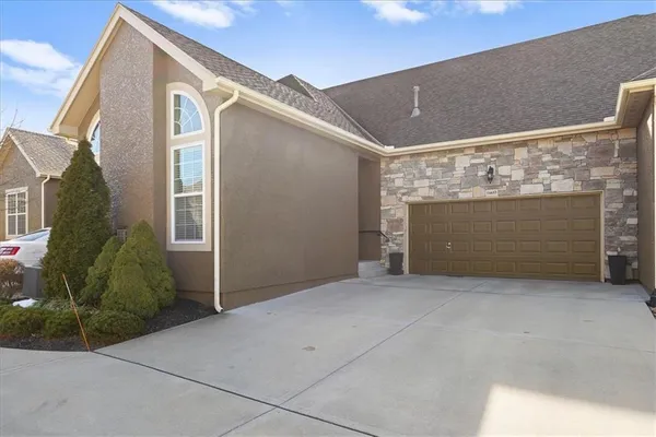 $472,500 | 16653 West 168th Court, Olathe, KS 66062