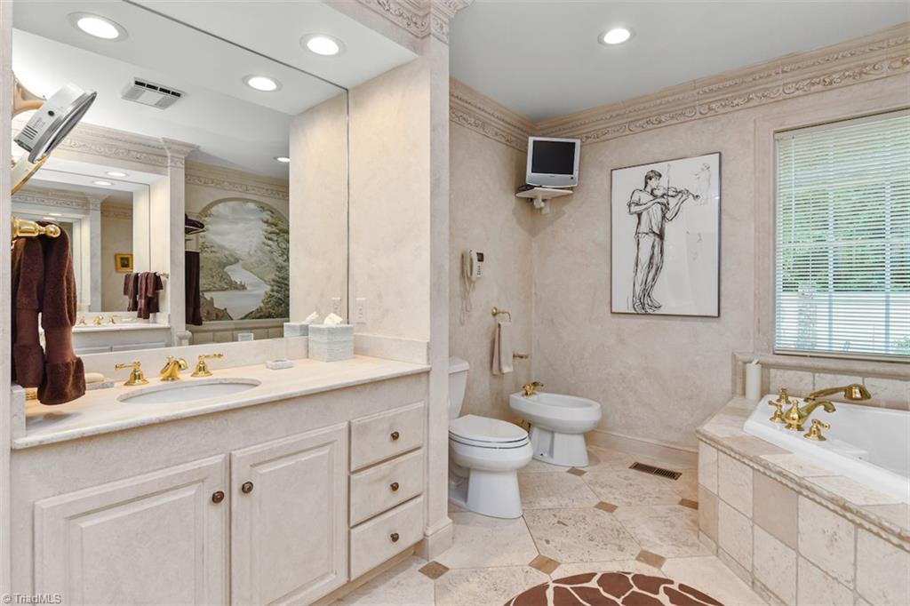 3021 Country Club Road Winston-Salem, NC 27104 - Photo 29 of 40 Gallery Image 29