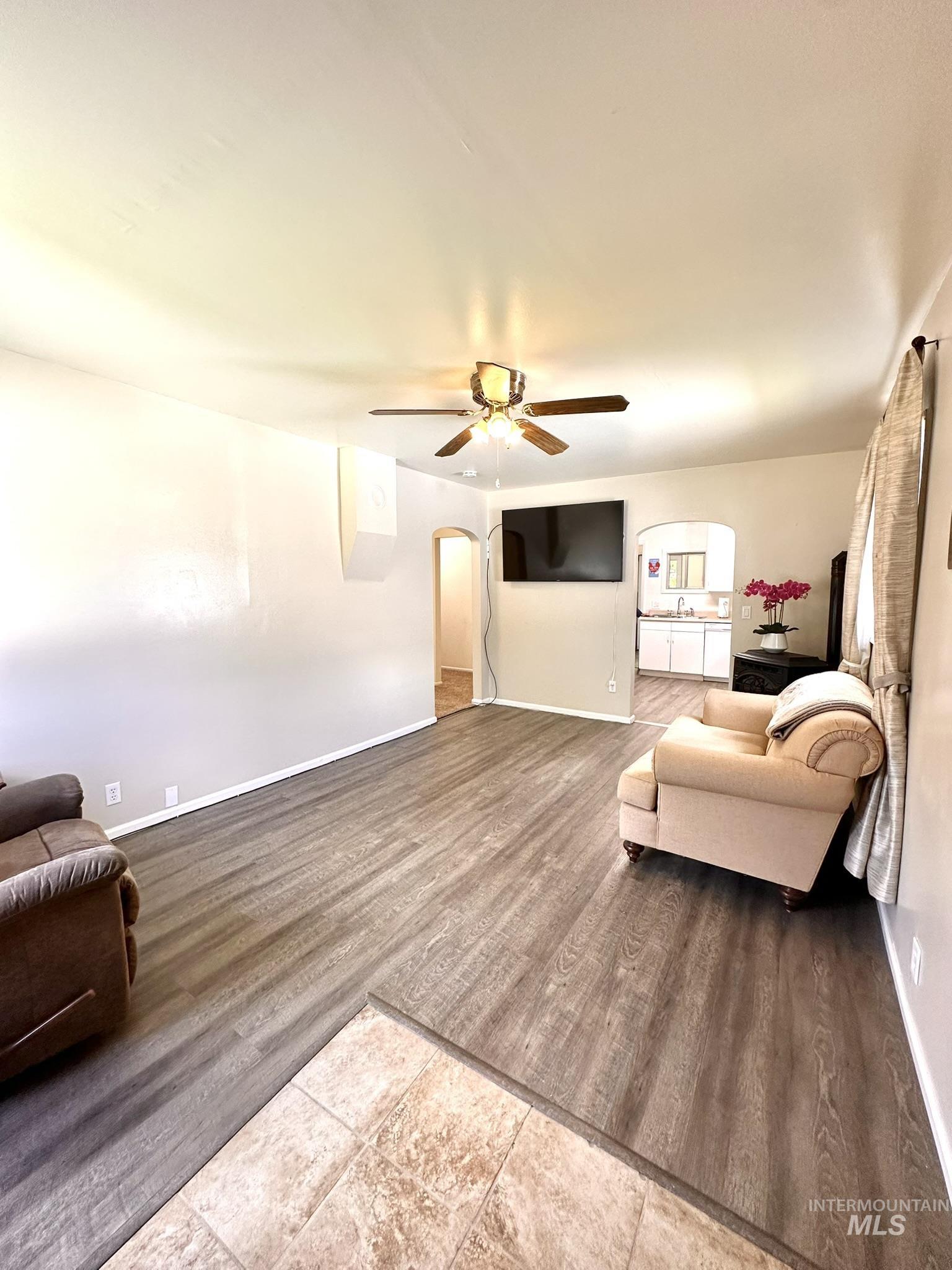 420 East 3rd Street Shoshone, ID 83352 - Photo 8 of 39