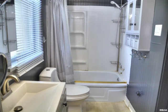 $84,900 | 521 South Johnson Street, Macomb, IL 61455