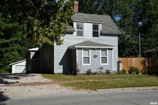 $82,500 | 521 South Johnson Street, Macomb, IL 61455