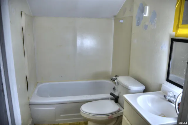 $84,900 | 521 South Johnson Street, Macomb, IL 61455