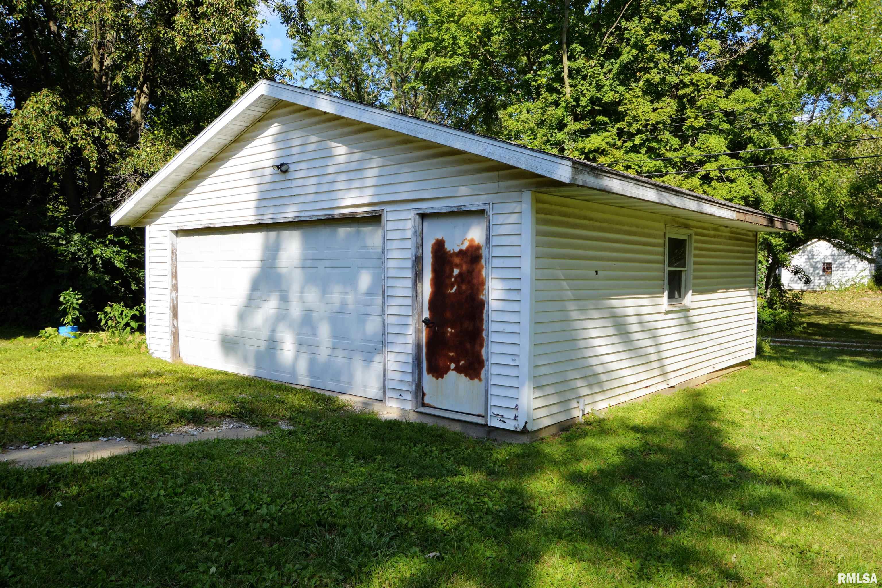 521 South Johnson Street Macomb, IL 61455 - Photo 4 of 21