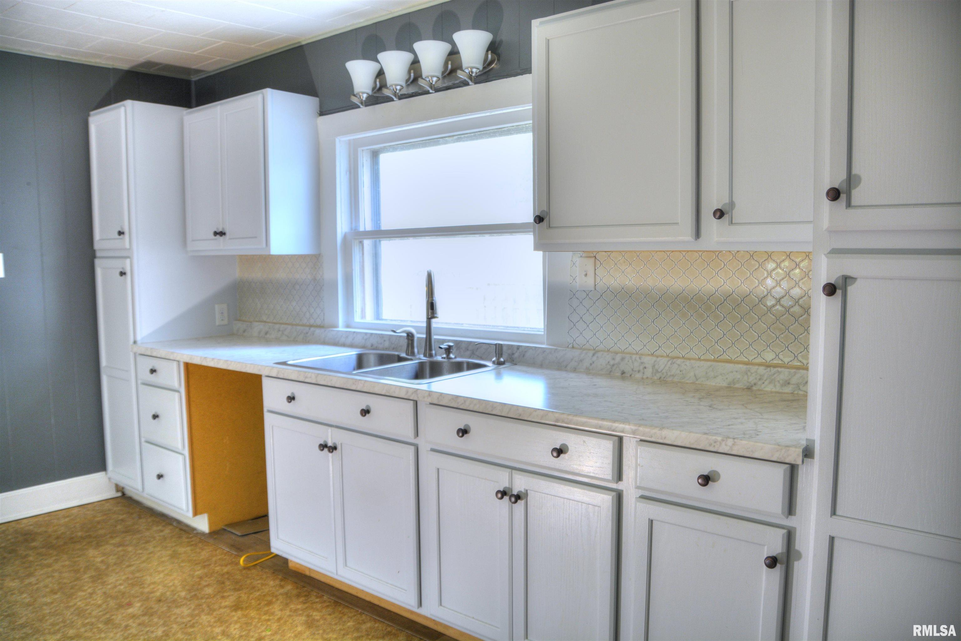 521 South Johnson Street Macomb, IL 61455 - Photo 10 of 21