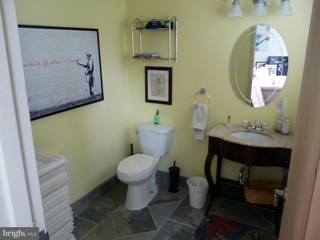 527 St Francis Road Baltimore, MD 21286 - Photo 12 of 17 Office Half Bath