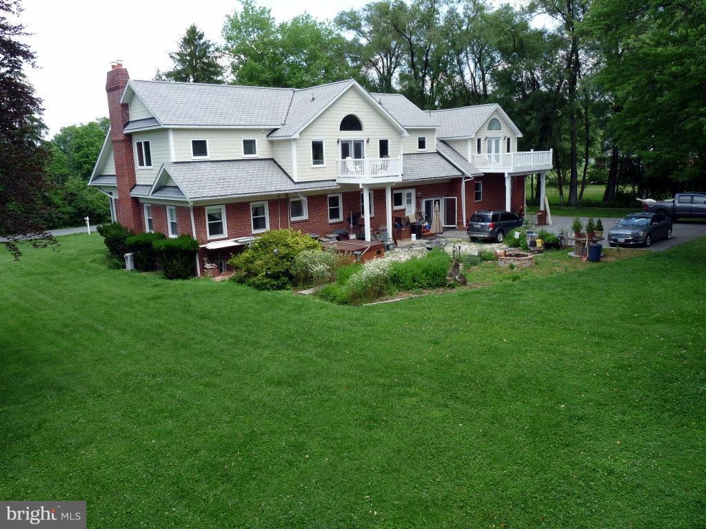 Exterior (Rear)