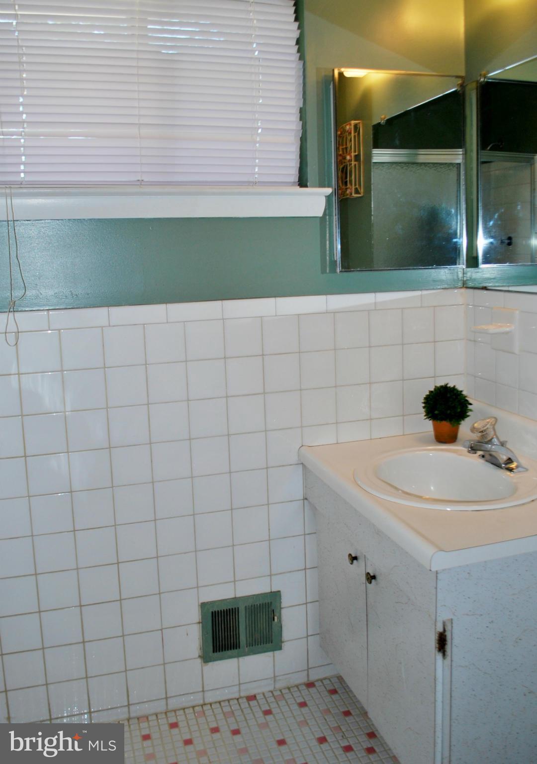 1311 Mullins Street Silver Spring, MD 20904 - Photo 20 of 30 Bath (Master)