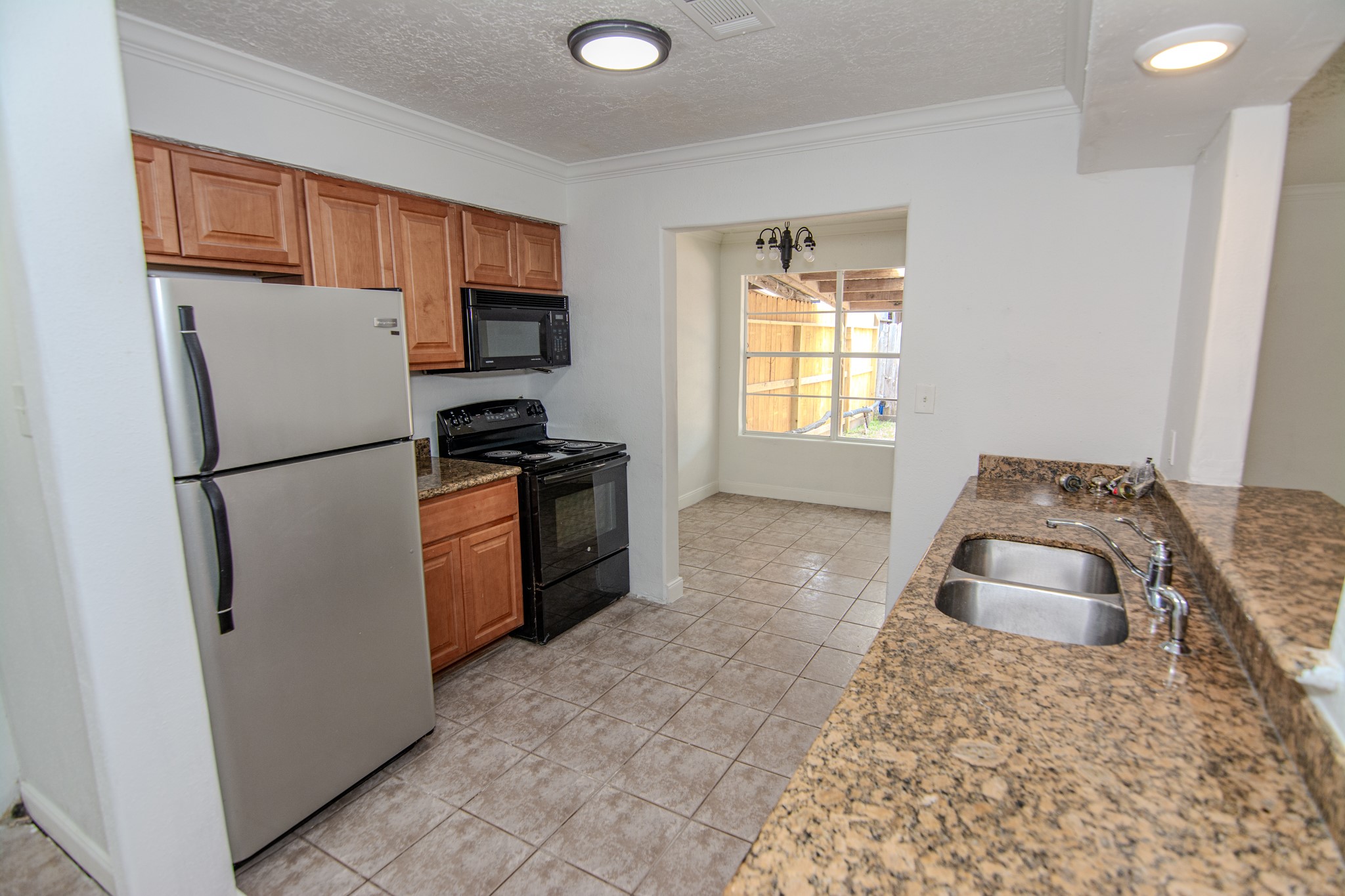 20335 Fieldtree Drive Humble, TX 77338 - Photo 7 of 22 Kitchen