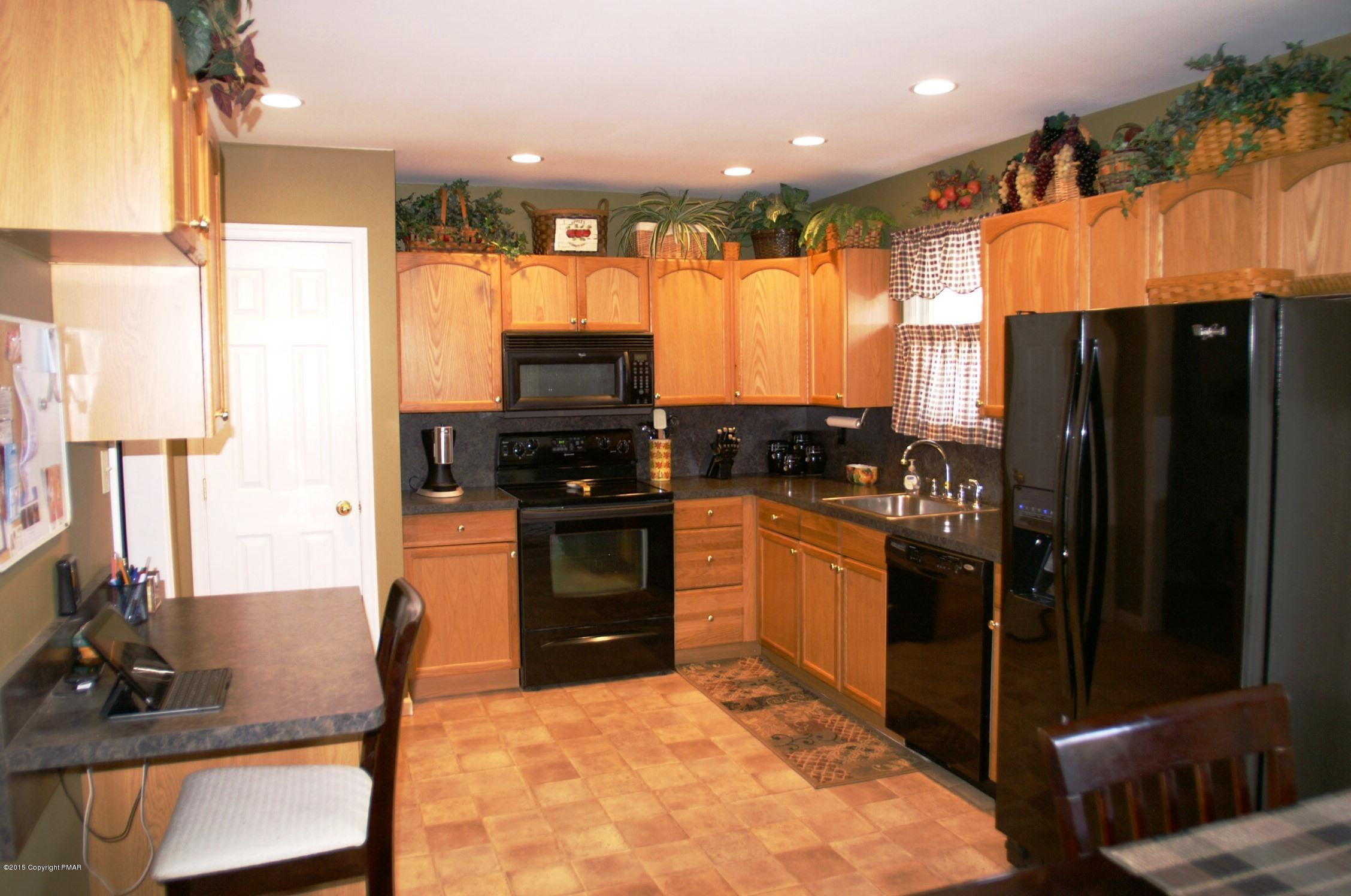323 Blue Ridge Road Saylorsburg, PA 18353 - Photo 2 of 24 kitchen.JPG