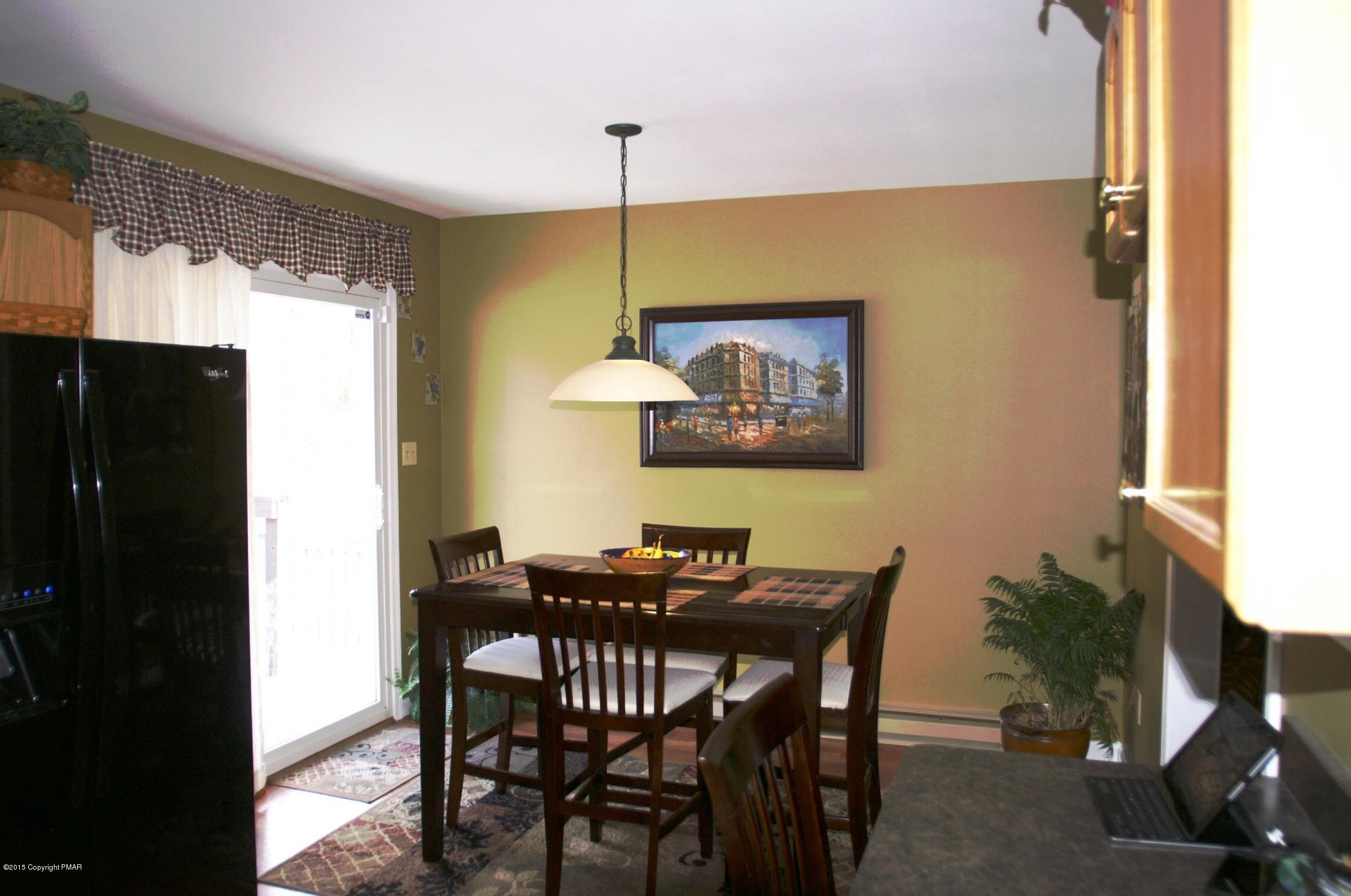 323 Blue Ridge Road Saylorsburg, PA 18353 - Photo 4 of 24 dining area.JPG
