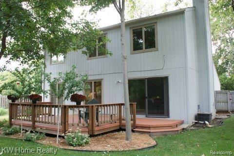 19430 Merriman Road Livonia, MI 48152 - Photo 29 of 32 REAR VIEW