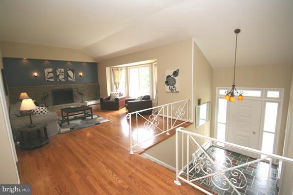 9500 Flower Avenue Silver Spring, MD 20901 - Photo 11 of 28 Foyer/ Living Room