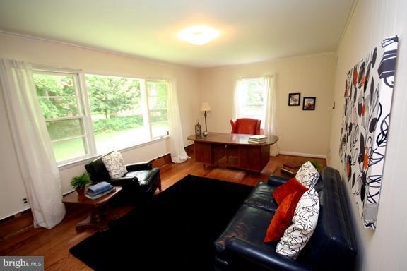 9500 Flower Avenue Silver Spring, MD 20901 - Photo 14 of 28 Office/sitting room