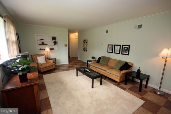 9500 Flower Avenue Silver Spring, MD 20901 - Photo 15 of 28 Family Room