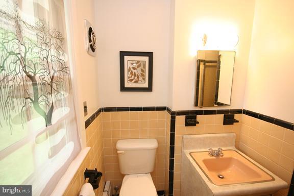 9500 Flower Avenue Silver Spring, MD 20901 - Photo 18 of 28 Bath (Master)