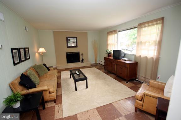 9500 Flower Avenue Silver Spring, MD 20901 - Photo 2 of 28 Family Room