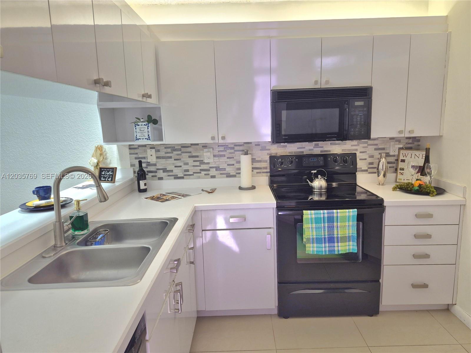 23106 Oxford Place, Unit D Boca Raton, FL 33433 - Photo 7 of 36