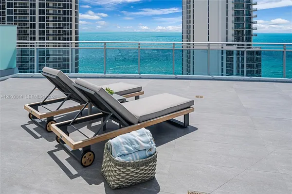 $16,000 | 17550 Collins Avenue, Unit PH1, Sunny Isles Beach, FL 33160