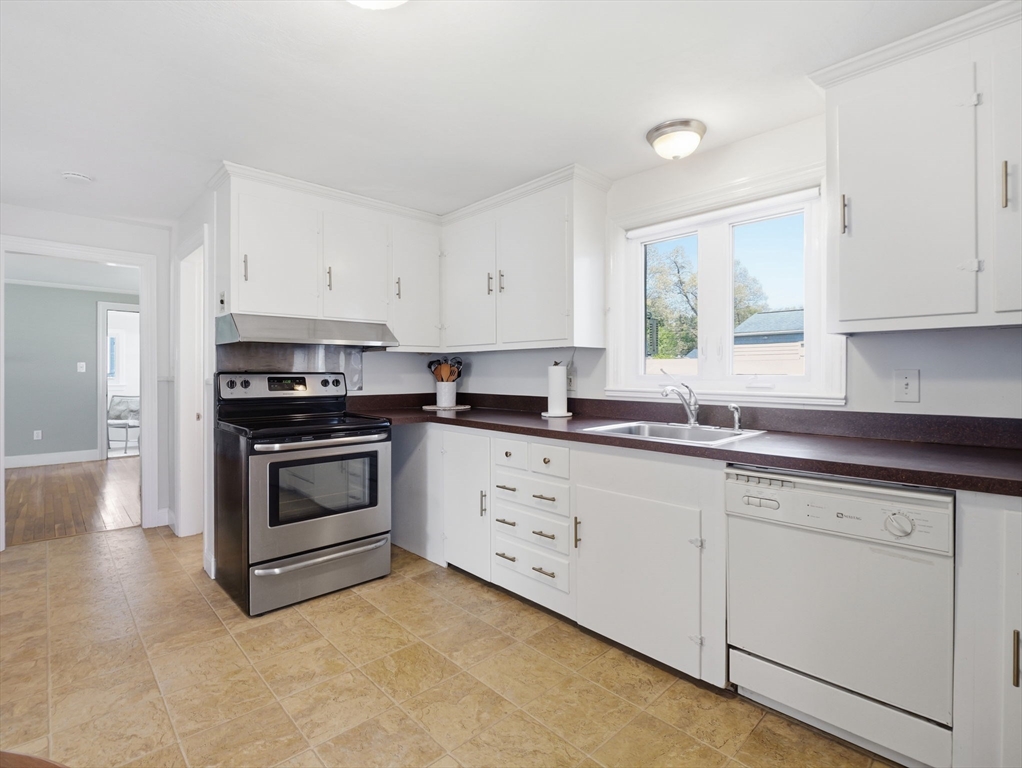 14 Delwood Road Chelmsford, MA 01824 - Photo 8 of 42 Gallery Image 8