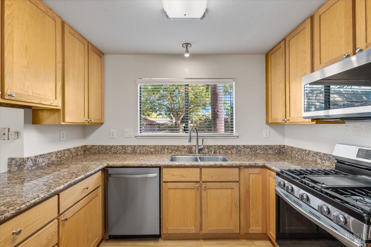 4736 Shade Tree Lane Santa Rosa, CA 95405 - Photo 19 of 46