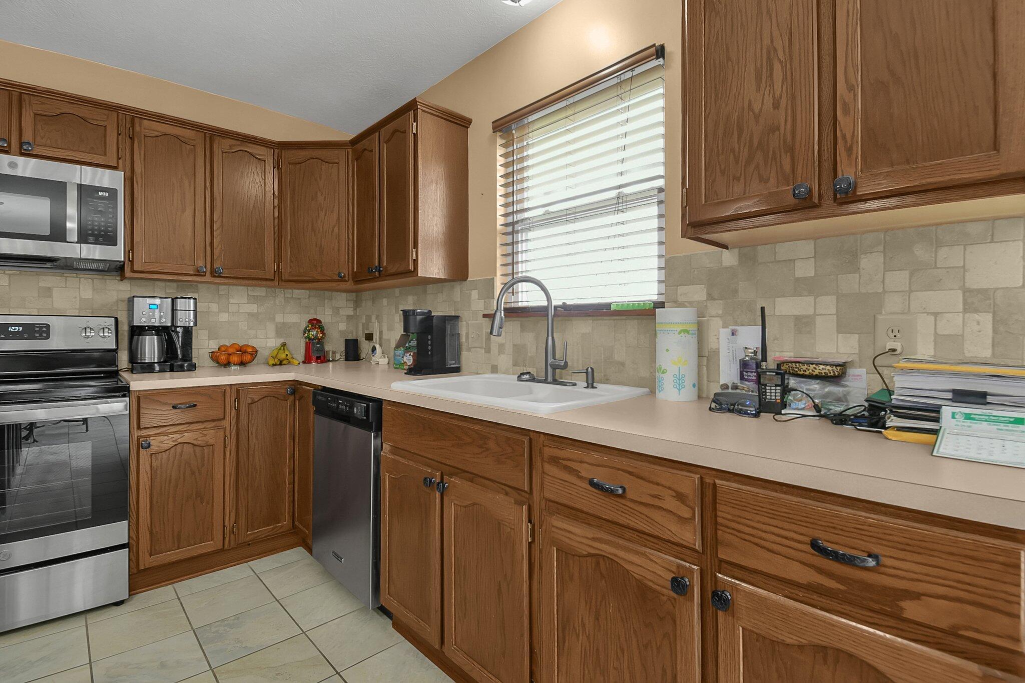5920 Highway 56 Circleville, OH 43113 - Photo 12 of 39 12-web-or-mls-5920-oh-56