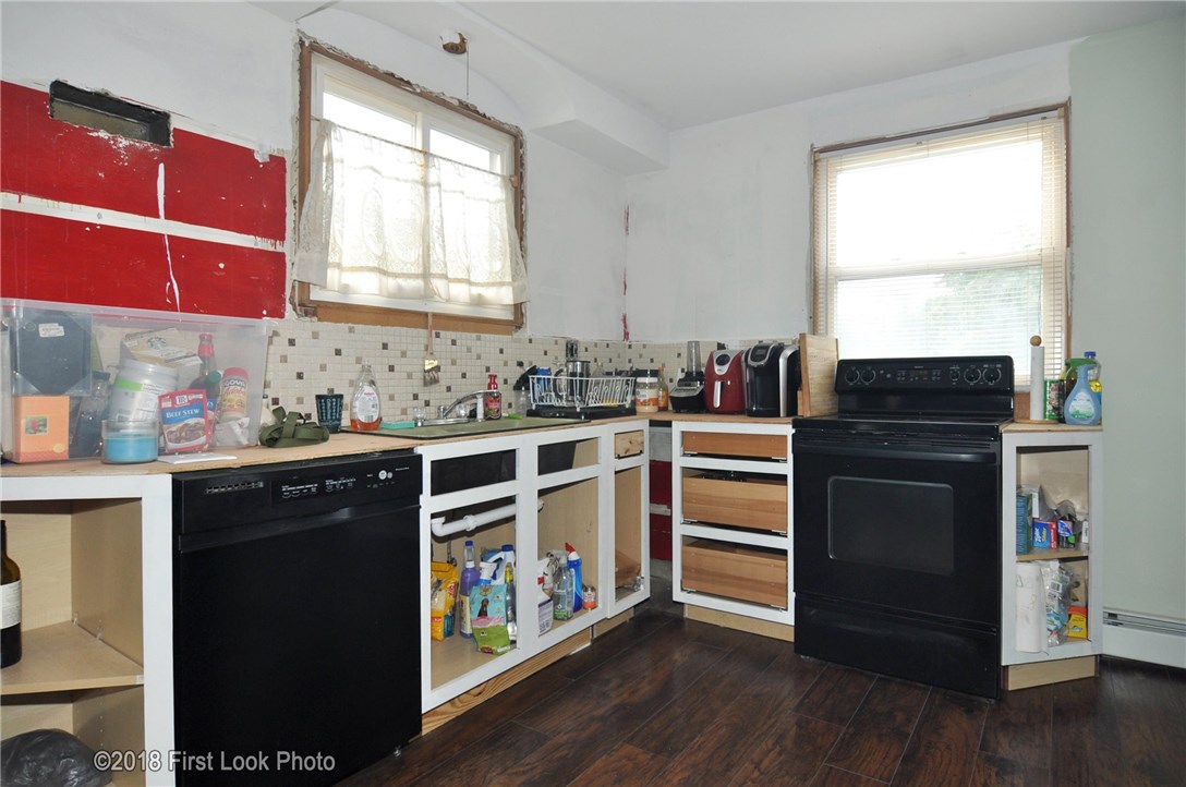 489 Mason Street Woonsocket, RI 02895 - Photo 5 of 26 Gallery Image 5