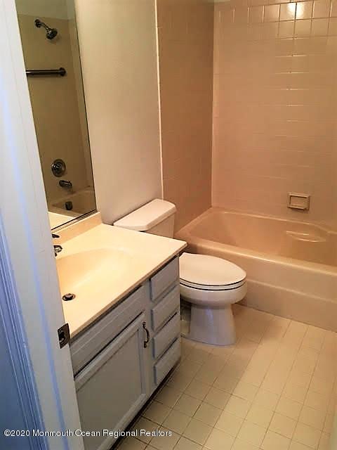 32 Wentworth Road Bedminster, NJ 07921 - Photo 8 of 18 bath 2