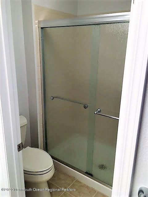 32 Wentworth Road Bedminster, NJ 07921 - Photo 9 of 18 bath stall